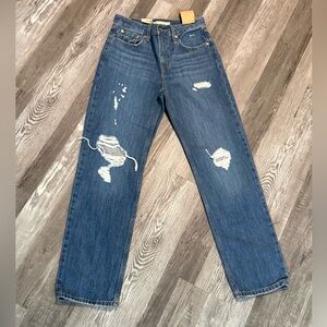NWT - Size 6. Levi's Women's Straight Leg Distressed Blue Jeans